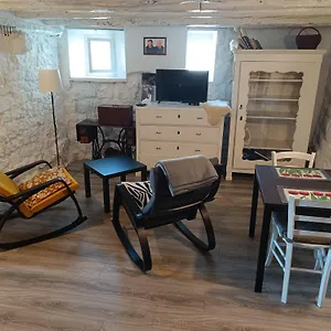 Appartamento Hobbit House, Lubenice
